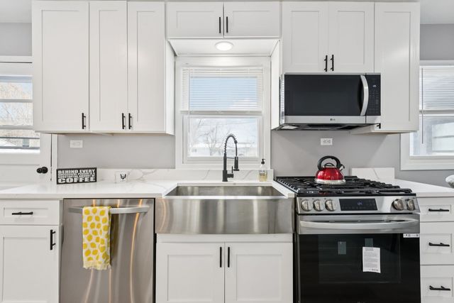 4N327 7th Avenue, Addison, IL 60101