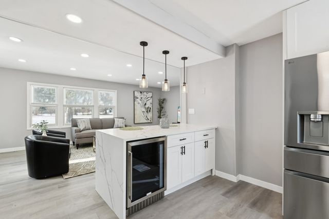 4N327 7th Avenue, Addison, IL 60101