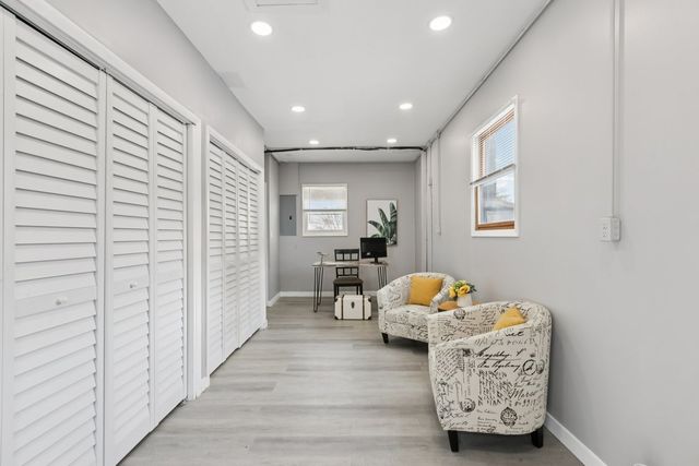 4N327 7th Avenue, Addison, IL 60101