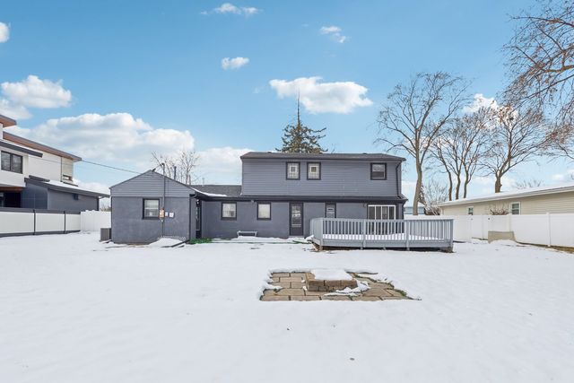 4N327 7th Avenue, Addison, IL 60101