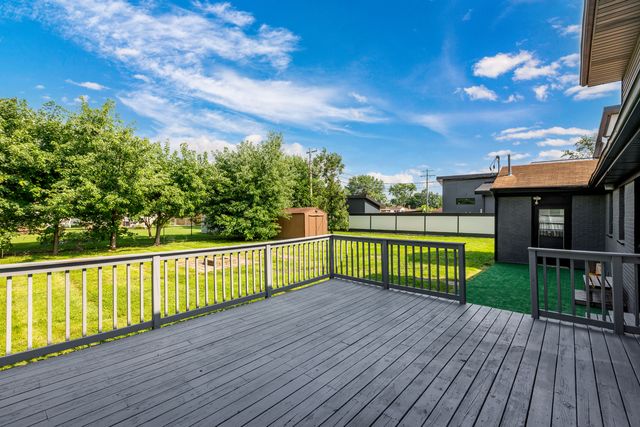 4N327 7th Avenue, Addison, IL 60101