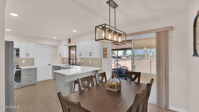 9822 W LONG HILLS Drive, Sun City, AZ 85351