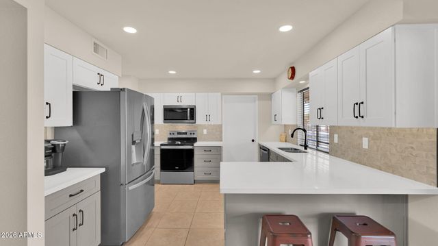 9822 W LONG HILLS Drive, Sun City, AZ 85351