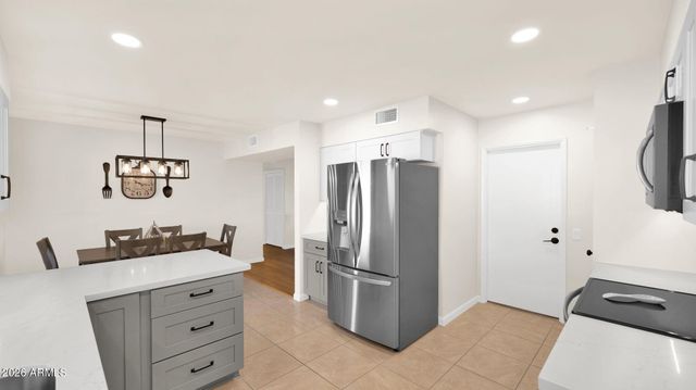 9822 W LONG HILLS Drive, Sun City, AZ 85351