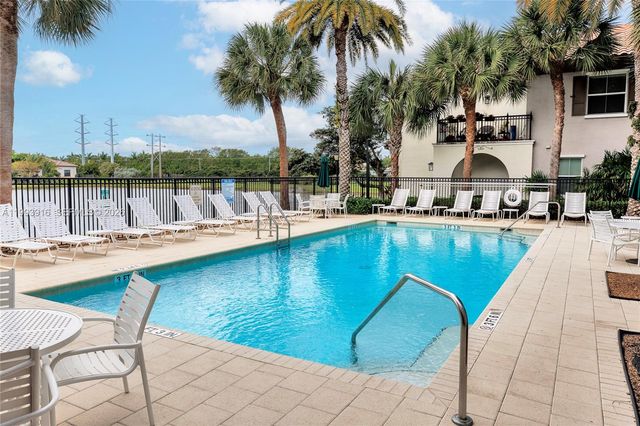 4308 Cascada Cir, Cooper City, FL 33024