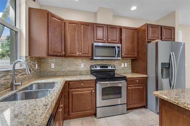 4308 Cascada Cir, Cooper City, FL 33024