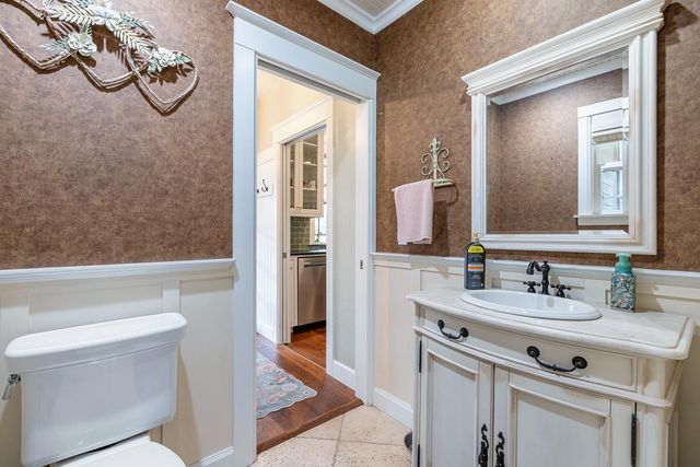 2444 Ashcroft Avenue, Clovis, CA 93611