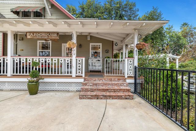 2444 Ashcroft Avenue, Clovis, CA 93611