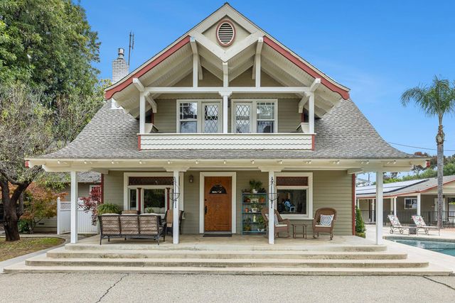 2444 Ashcroft Avenue, Clovis, CA 93611