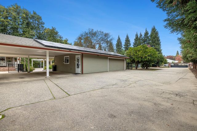 2444 Ashcroft Avenue, Clovis, CA 93611