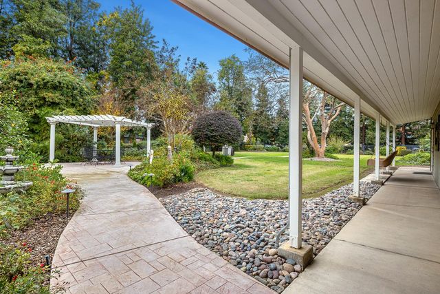 2444 Ashcroft Avenue, Clovis, CA 93611