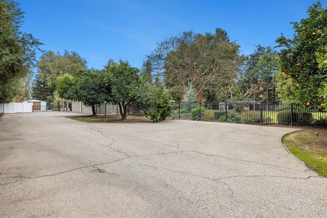 2444 Ashcroft Avenue, Clovis, CA 93611