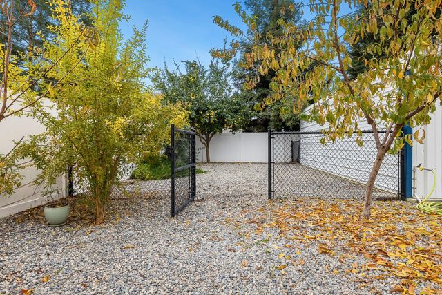 2444 Ashcroft Avenue, Clovis, CA 93611