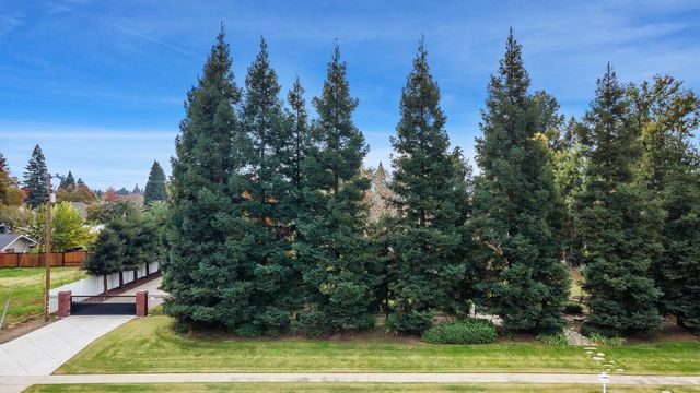 2444 Ashcroft Avenue, Clovis, CA 93611