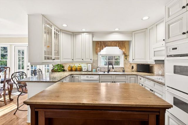 1127 Aurora Court, Dunwoody, GA 30338