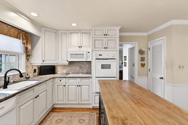 1127 Aurora Court, Dunwoody, GA 30338