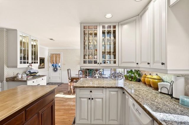 1127 Aurora Court, Dunwoody, GA 30338