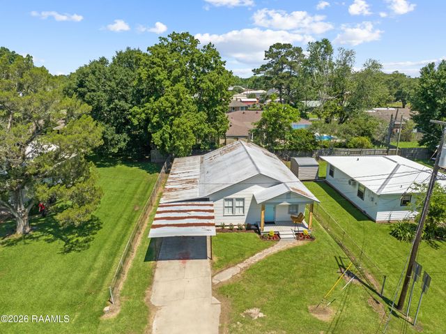 803 Grand Point Highway, Breaux Bridge, LA 70517