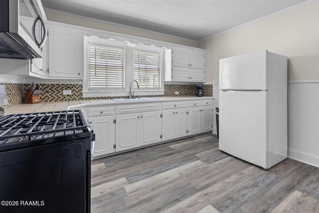 803 Grand Point Highway, Breaux Bridge, LA 70517