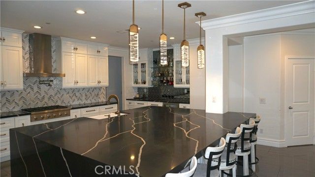 6895 Baroque Ct, San Bernardino, CA 92407