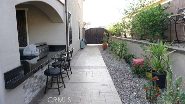 6895 Baroque Ct, San Bernardino, CA 92407