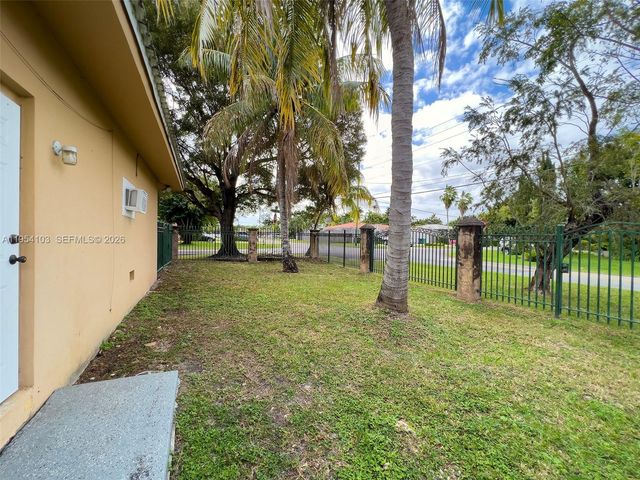 6295 SW 33rd St, Miami, FL 33155