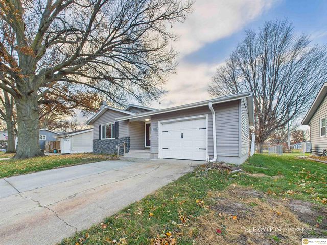 1243 Fairview Drive, Blair, NE 68008