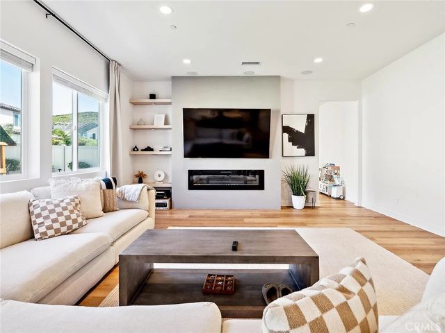 17715 Hillside, Saugus, CA 91350