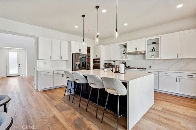 17715 Hillside, Saugus, CA 91350