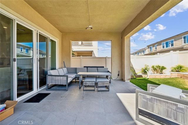 17715 Hillside, Saugus, CA 91350