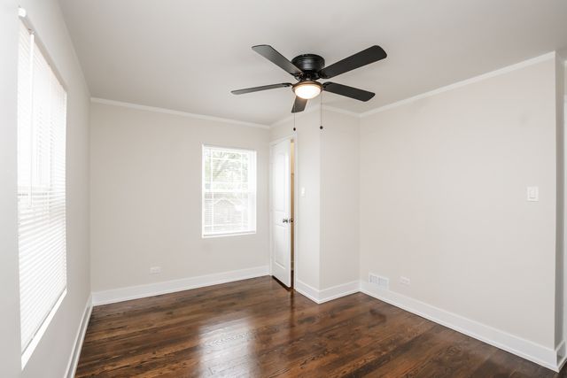 10048 S Saint Lawrence Avenue, Chicago, IL 60628