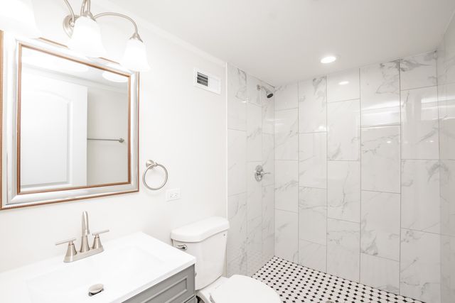 10048 S Saint Lawrence Avenue, Chicago, IL 60628