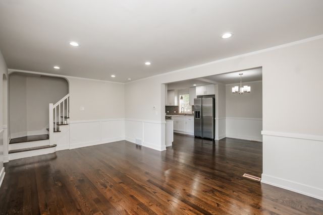 10048 S Saint Lawrence Avenue, Chicago, IL 60628