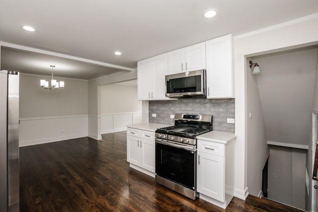 10048 S Saint Lawrence Avenue, Chicago, IL 60628