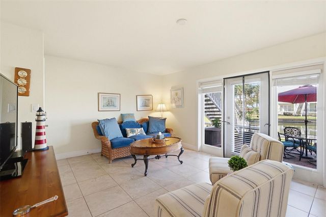 5191 SALMON DRIVE SE B, St Petersburg, FL 33705