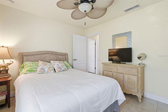 5191 SALMON DRIVE SE B, St Petersburg, FL 33705
