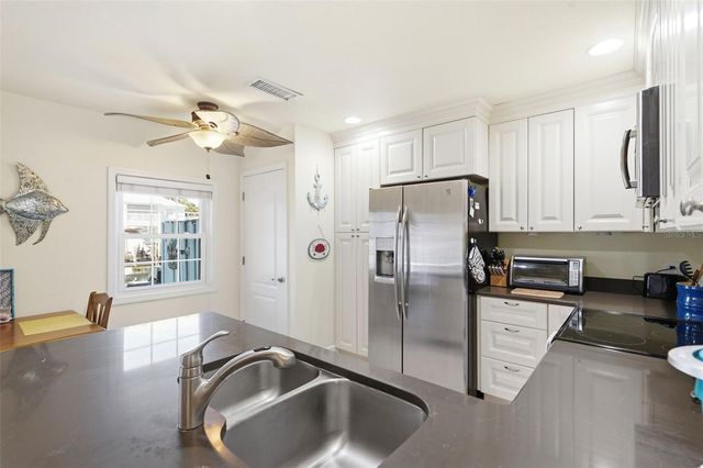 5191 SALMON DRIVE SE B, St Petersburg, FL 33705