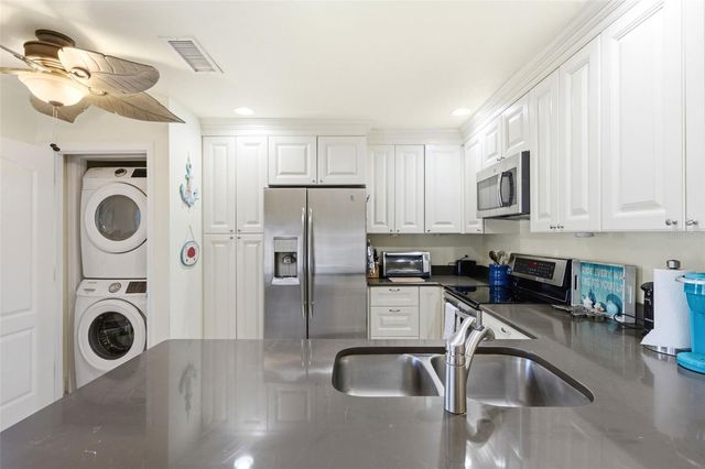 5191 SALMON DRIVE SE B, St Petersburg, FL 33705