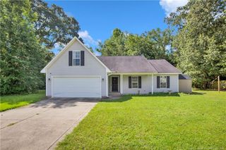 279 Hunters Creek Drive, Raeford, NC 28376