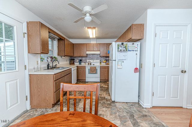 1605 Goldsboro Avenue, Sanford, NC 27330