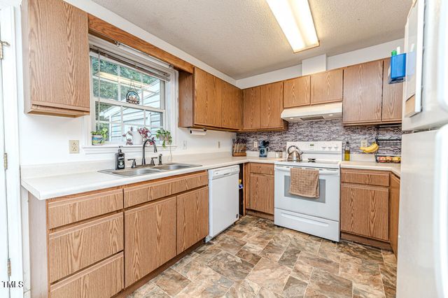 1605 Goldsboro Avenue, Sanford, NC 27330