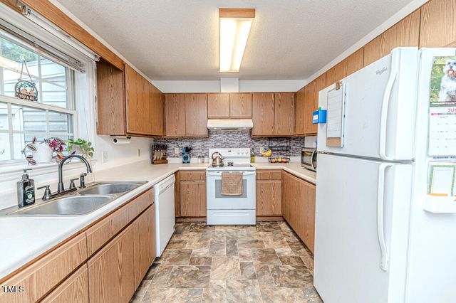 1605 Goldsboro Avenue, Sanford, NC 27330