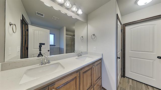 5521 Cheyenne Road, Warr Acres, OK 73132