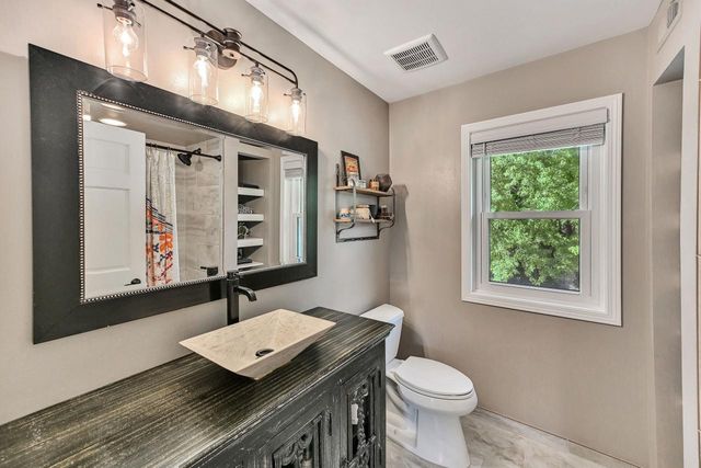 727 Overland TRAIL, Grafton, WI 53024