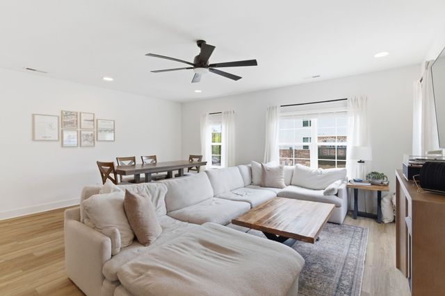 700 N DuPont Ave Apt 311, Madison, TN 37115