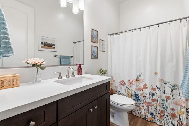 2100 Azalea Street, Kingsburg, CA 93631