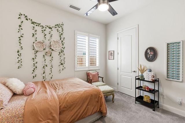2100 Azalea Street, Kingsburg, CA 93631