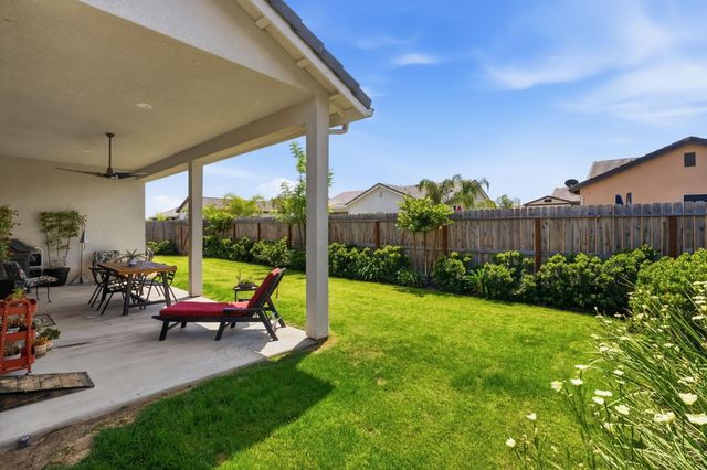 2100 Azalea Street, Kingsburg, CA 93631