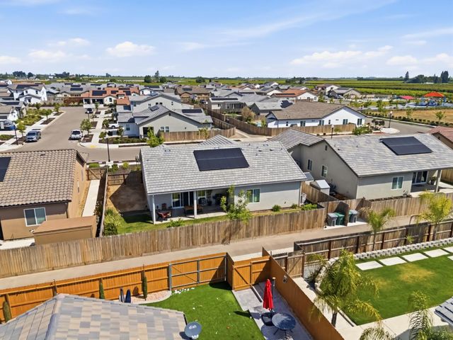 2100 Azalea Street, Kingsburg, CA 93631