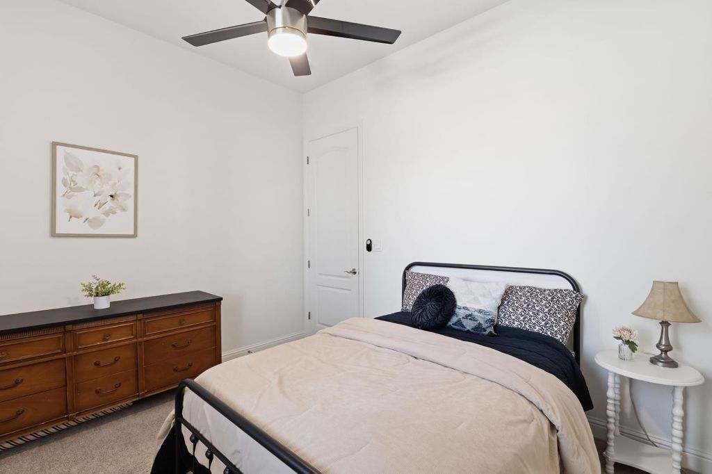 Image 23 of property listing at 2100 Azalea Street, Kingsburg, CA 93631